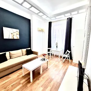 https://apt-victoriei-old-town.bucharesthotelsnow.com