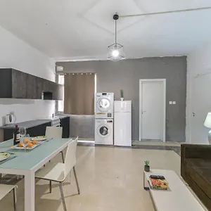 New 1 Bedroom In Centre With Terrace And Views La Valletta