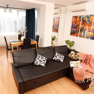 https://apt-chic-unirii-view-2br-oldtown-modern.bucharesthotelsnow.com